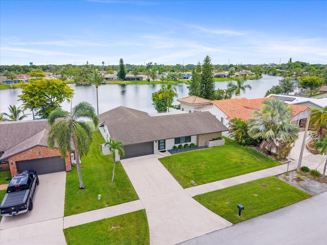 2569 SW 14th Court, Deerfield Beach, FL 33442