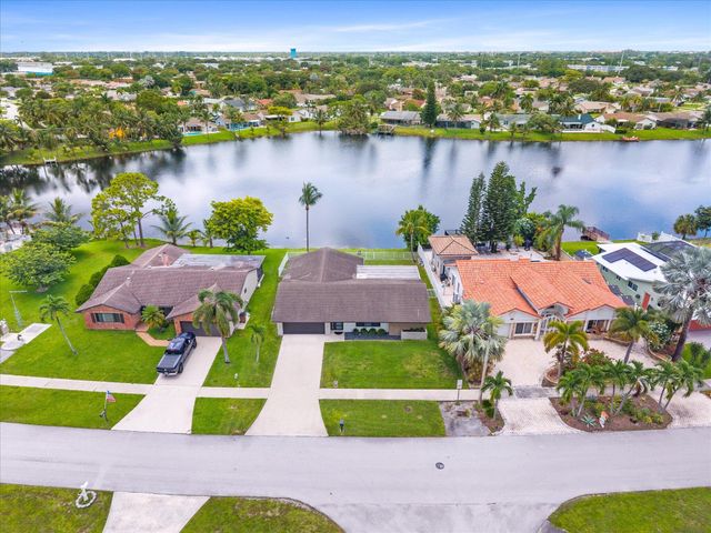 2569 SW 14th Court, Deerfield Beach, FL 33442