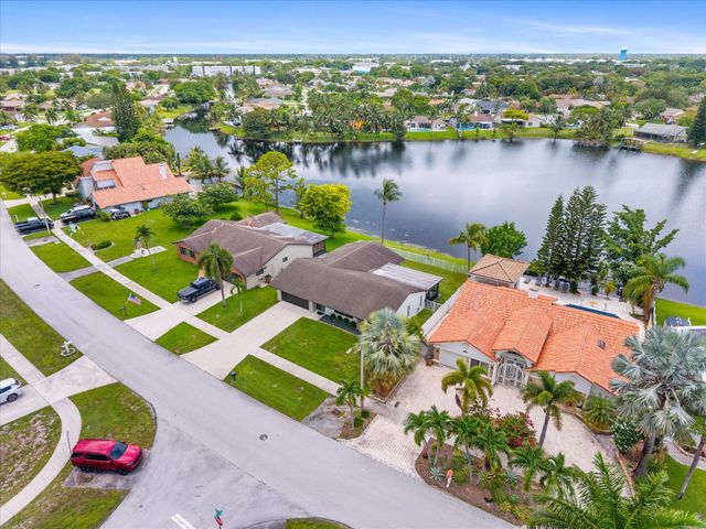 2569 SW 14th Court, Deerfield Beach, FL 33442