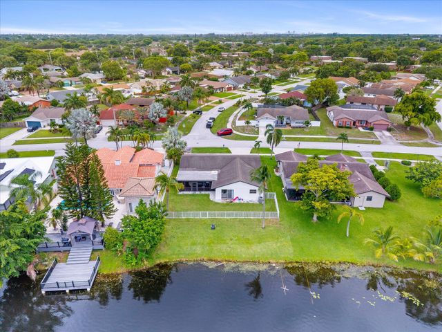 2569 SW 14th Court, Deerfield Beach, FL 33442