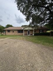 636 E Kempner Street, Mabank, TX 75147