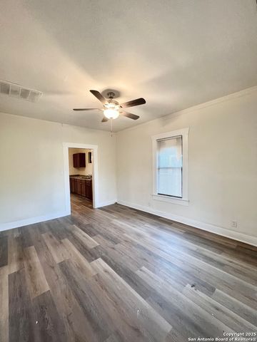 4611 hackberry, San Antonio, TX 78223