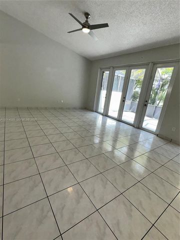 4745 NW 98th Pl, Doral, FL 33178