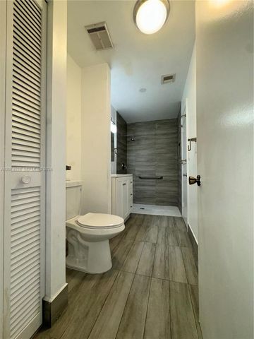 4745 NW 98th Pl, Doral, FL 33178
