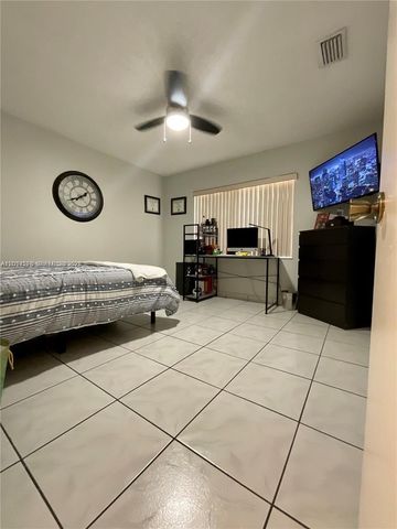 4745 NW 98th Pl, Doral, FL 33178