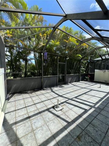 4745 NW 98th Pl, Doral, FL 33178