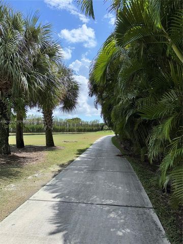 4745 NW 98th Pl, Doral, FL 33178