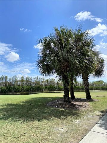 4745 NW 98th Pl, Doral, FL 33178