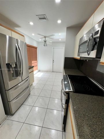 4745 NW 98th Pl, Doral, FL 33178