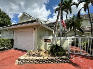 4745 NW 98th Pl, Doral, FL 33178