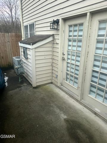 1315 Mountain Meadows Way, Sevierville, TN 37862