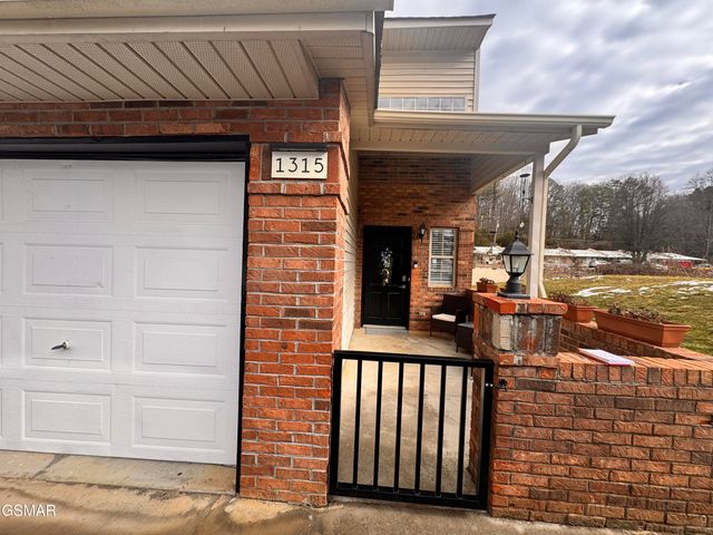 1315 Mountain Meadows Way, Sevierville, TN 37862