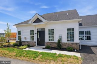 11 CEDAR CIR ##6, Levittown, PA 19055