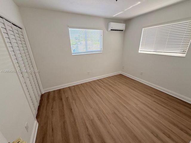 95-97 NE 168th St 97, North Miami Beach, FL 33162