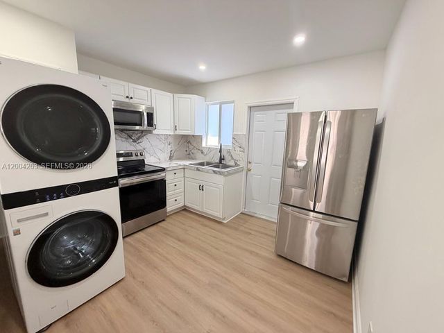 95-97 NE 168th St 97, North Miami Beach, FL 33162