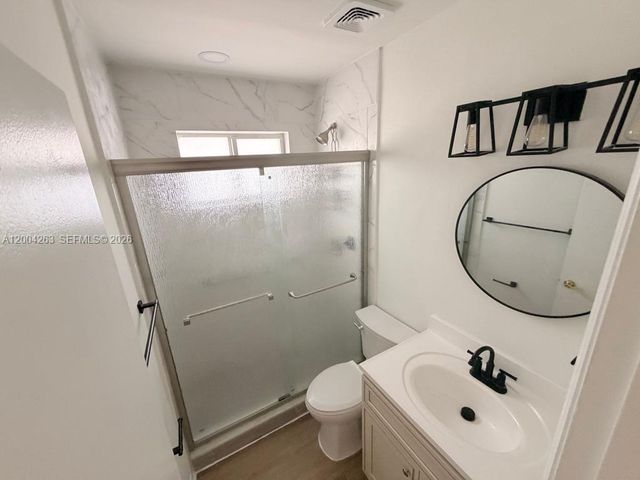 95-97 NE 168th St 97, North Miami Beach, FL 33162