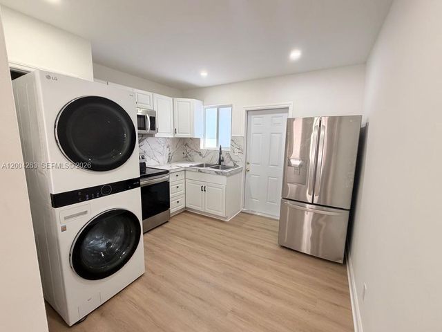 95-97 NE 168th St 97, North Miami Beach, FL 33162