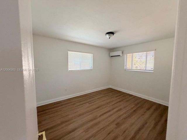 95-97 NE 168th St 97, North Miami Beach, FL 33162