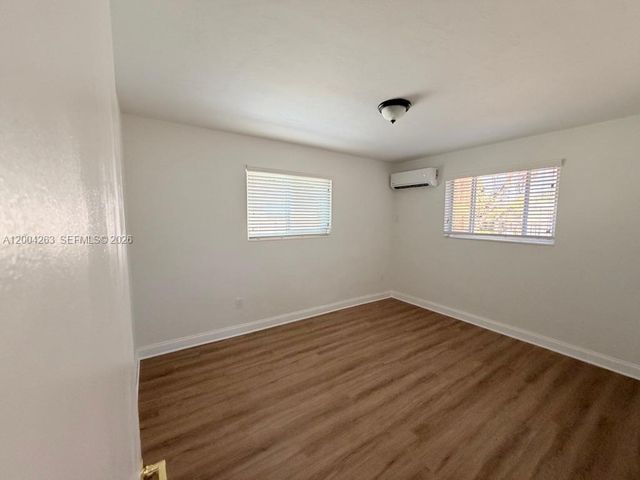 95-97 NE 168th St 97, North Miami Beach, FL 33162