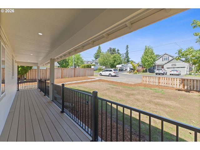 4686 CORNWALL St, West Linn, OR 97068