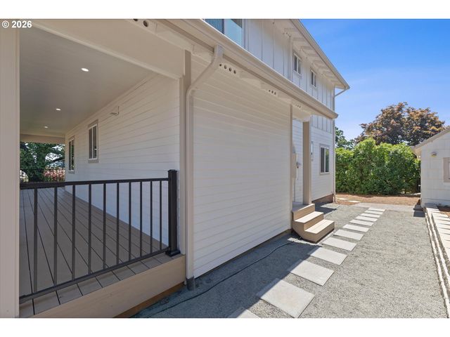 4686 CORNWALL St, West Linn, OR 97068