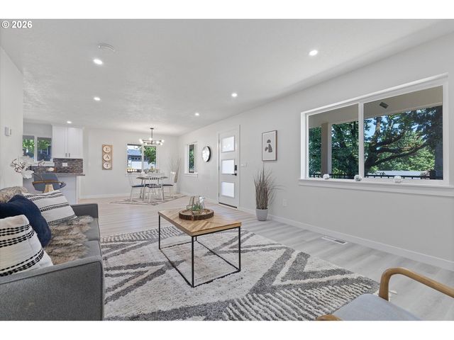 4686 CORNWALL St, West Linn, OR 97068
