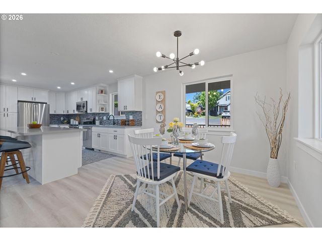 4686 CORNWALL St, West Linn, OR 97068