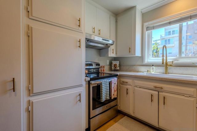 3266 1st Avenue 10, San Diego, CA 92103