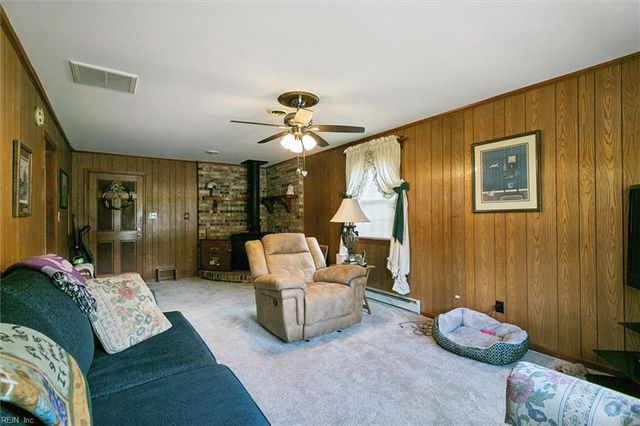 218 Albany DR, Hampton, VA 23666