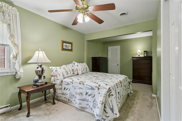 218 Albany DR, Hampton, VA 23666