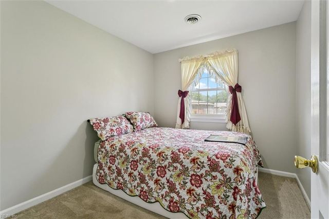 218 Albany DR, Hampton, VA 23666
