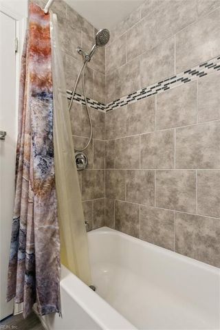 218 Albany DR, Hampton, VA 23666