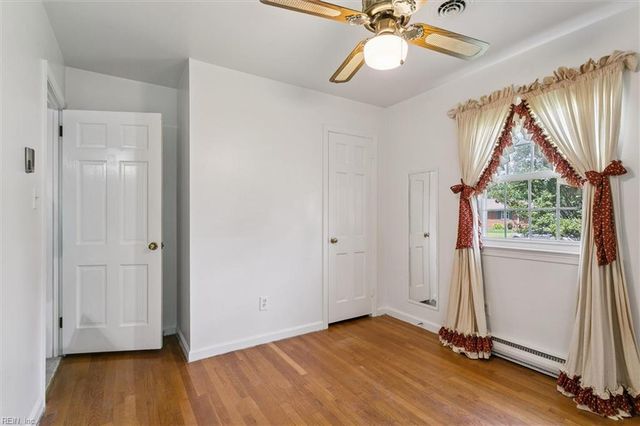 218 Albany DR, Hampton, VA 23666