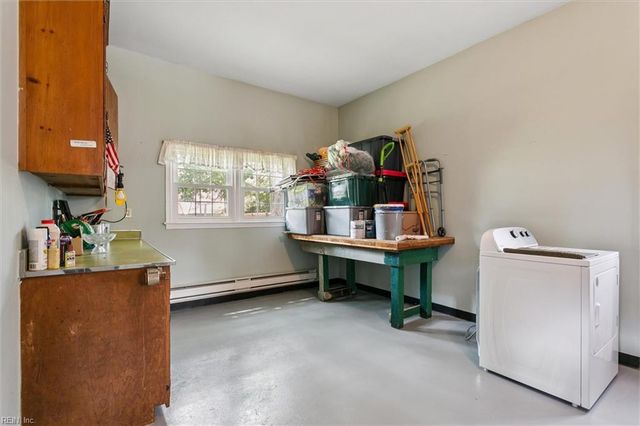 218 Albany DR, Hampton, VA 23666
