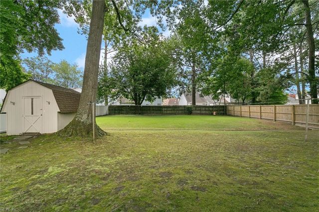 218 Albany DR, Hampton, VA 23666