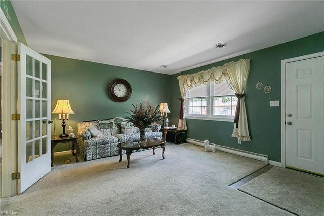 218 Albany DR, Hampton, VA 23666