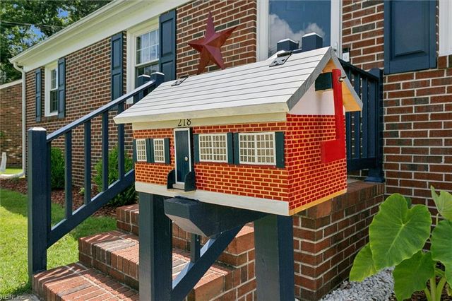 218 Albany DR, Hampton, VA 23666
