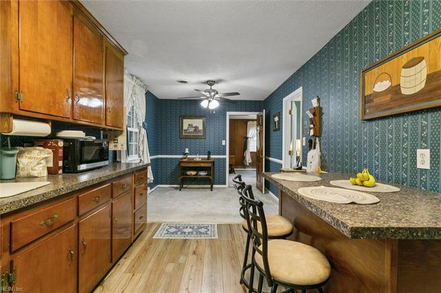 218 Albany DR, Hampton, VA 23666