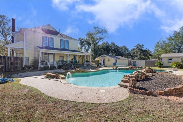 1017 Water Street, Navasota, TX 77868