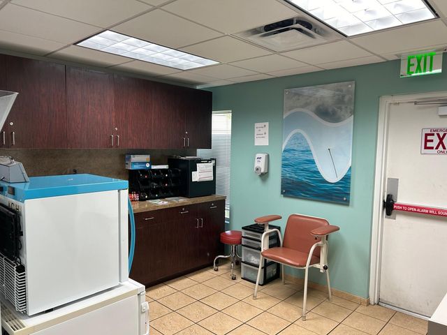 1208 N University Dr, Plantation, FL 33322