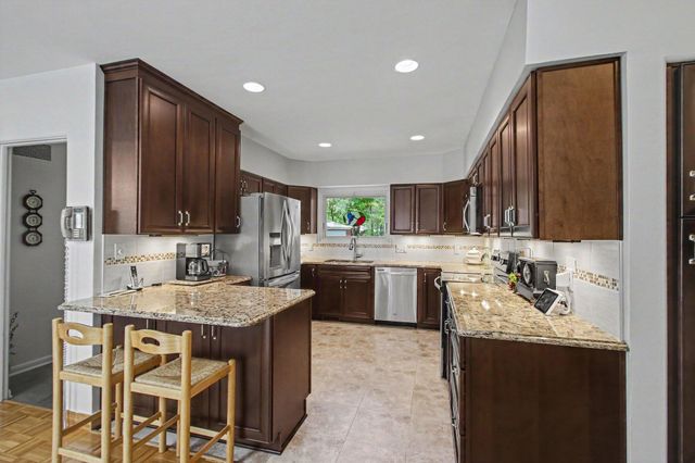 3844 Highgate Road, Norton Shores City, MI 49441
