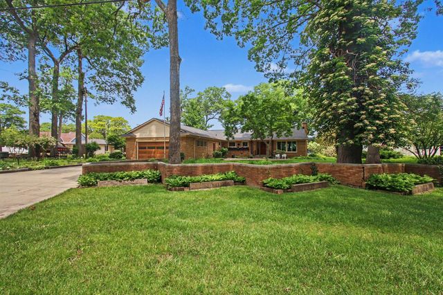 3844 Highgate Road, Norton Shores City, MI 49441