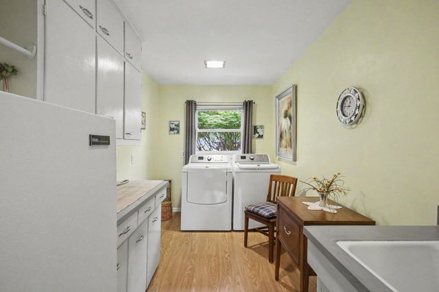3844 Highgate Road, Norton Shores City, MI 49441