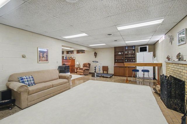 3844 Highgate Road, Norton Shores City, MI 49441
