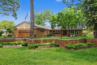 3844 Highgate Road, Norton Shores City, MI 49441