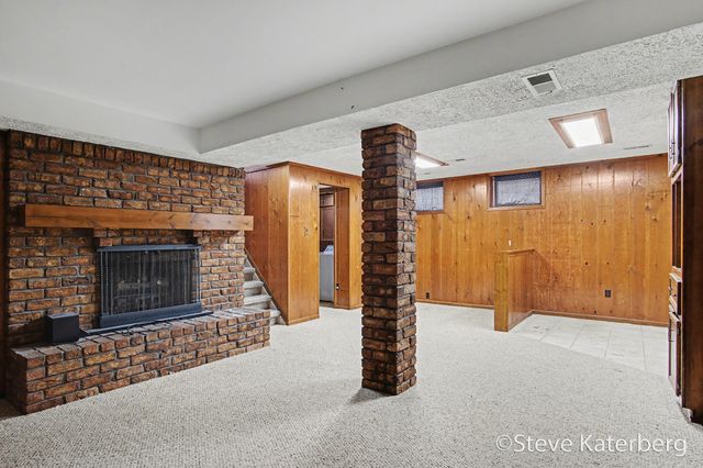 2641 Forest Grove Avenue SW, Wyoming, MI 49519