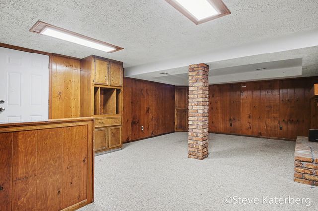 2641 Forest Grove Avenue SW, Wyoming, MI 49519