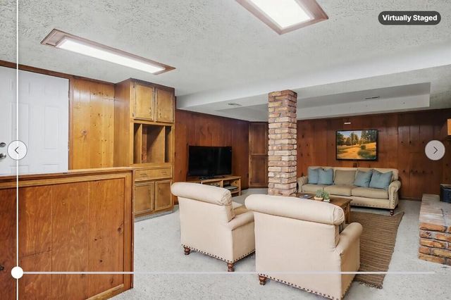 2641 Forest Grove Avenue SW, Wyoming, MI 49519
