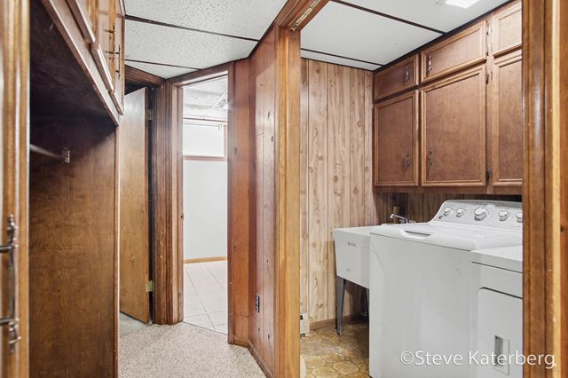 2641 Forest Grove Avenue SW, Wyoming, MI 49519
