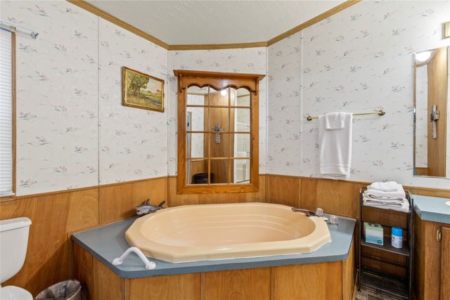 10245 Northlake Circle, Kemp, TX 75143